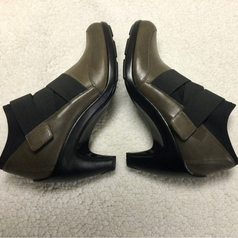 NWOB Aerosoles Cypress Leather Ankle Bootie - Picture 7 of 10